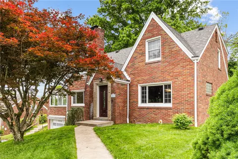 5438 Hacienda Dr, Pittsburgh, PA 15236