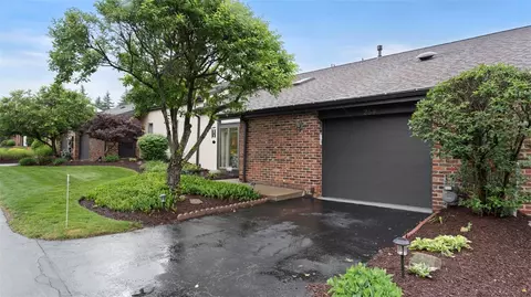 254 Greenwood Dr, Canonsburg, PA 15317