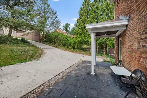 210 E Willock, Pittsburgh, PA 15227 photo 24