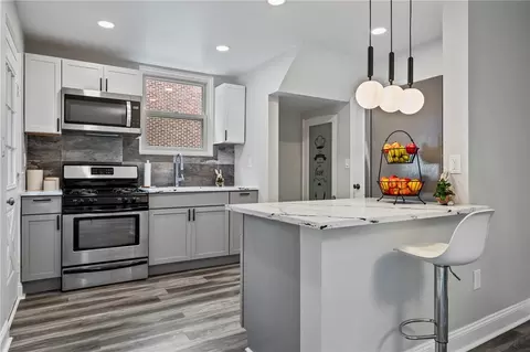 210 E Willock, Pittsburgh, PA 15227 photo 5