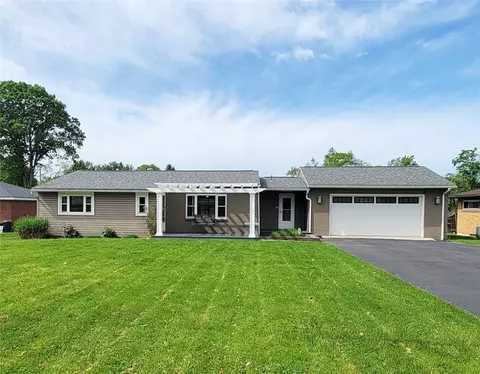 2216 Manor Dr, Ford City, PA 16226