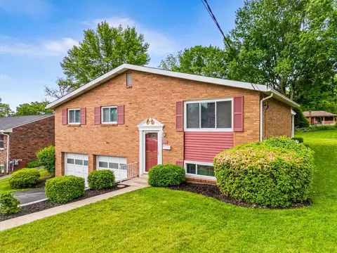 2853 O Neill Dr, Bethel Park, PA 15102