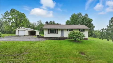 124 Plum St, Ellwood City, PA 16117