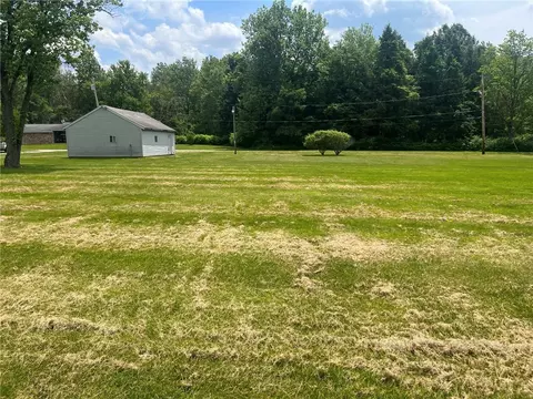 63 Lyons Ave, Fairchance, PA 15436