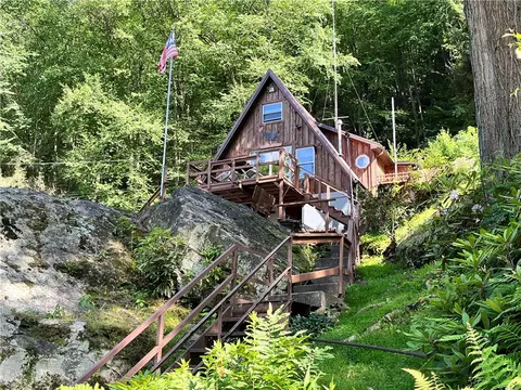 688 N Tunnel Rd, Kennerdell, PA 16374