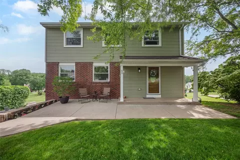 53 Escalon Dr, Coraopolis, PA 15108