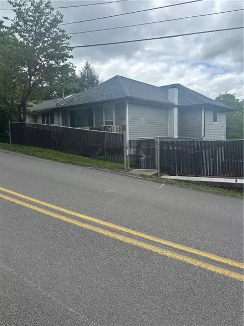 302 Beallsville Rd, Bentleyville, PA 15314