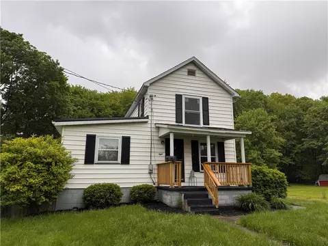 8 Argus St, Greenville, PA 16125