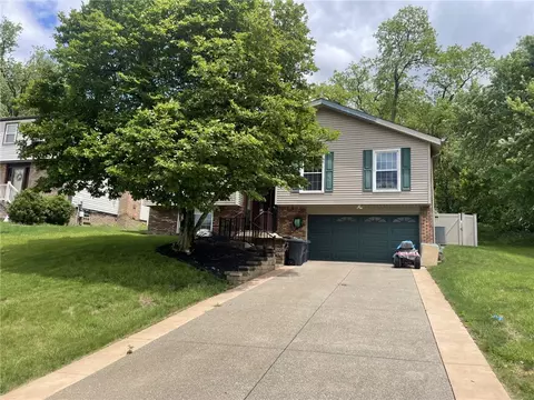 271 Coleen Dr, Pittsburgh, PA 15236