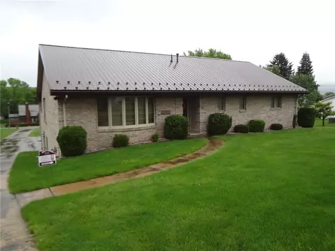 1 Bankie Dr, Latrobe, PA 15650