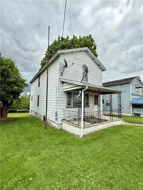 411 East Ave, Allison, PA 15413