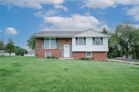 420 Vista Dr, Butler, PA 16001