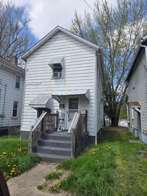 421 North St, Sharon, PA 16146