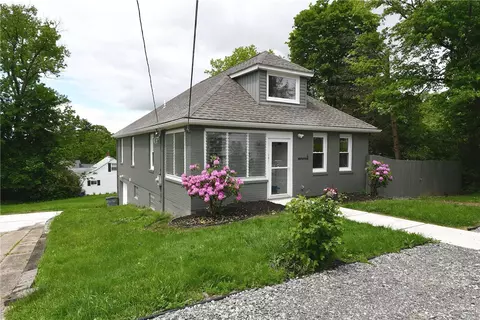 4 Brentwood Dr, Mckees Rocks, PA 15136