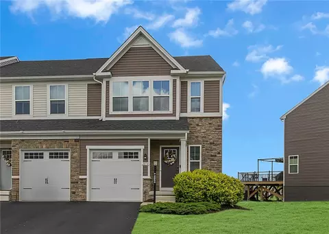 2054 Cade Dr, Monaca, PA 15061