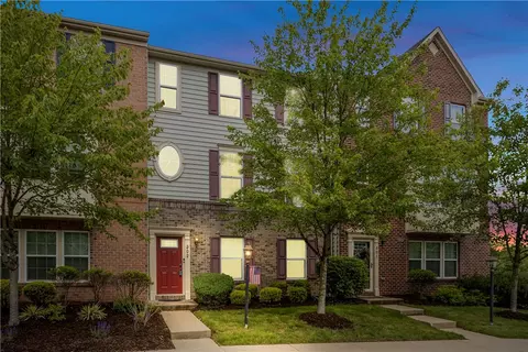 302 Pointe View Dr, Mars, PA 16046
