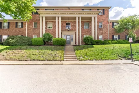 126 Jamestown Ct #C, Pittsburgh, PA 15216