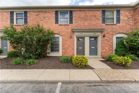 140 Jamestown Ct, Pittsburgh, PA 15216