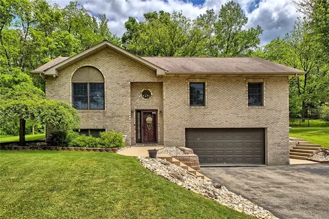 2136 Whites Hill Rd, Greensburg, PA 15601