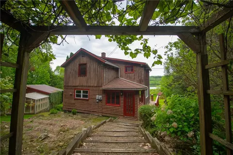 55 Elm Street Ext, Stoneboro, PA 16153