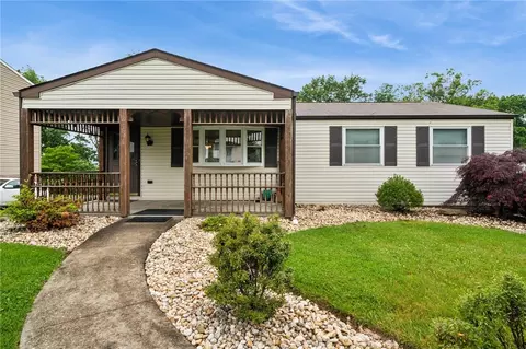 2154 Lancelot Dr, Irwin, PA 15642