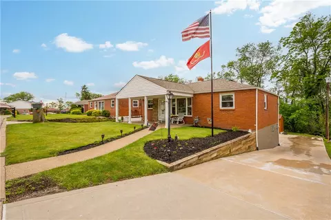 260 Bluemont Dr, West Mifflin, PA 15122