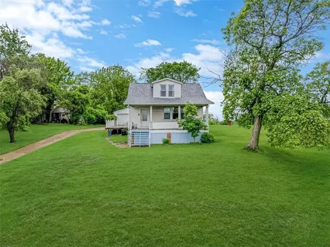 1675 Clairton Rd, West Mifflin, PA 15122