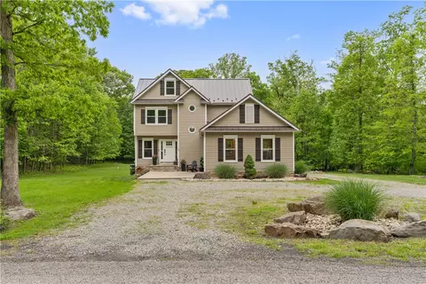 153 Bethann Rd, Acme, PA 15610