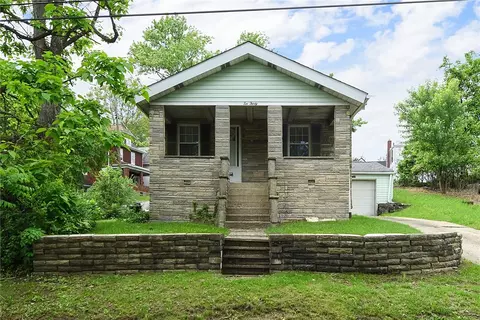 1030 N Grandview Ave, Mckeesport, PA 15132
