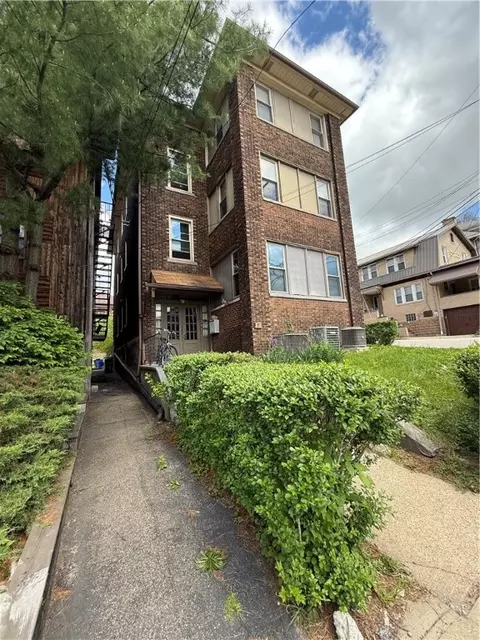 17 Lenox Ave, Pittsburgh, PA 15221