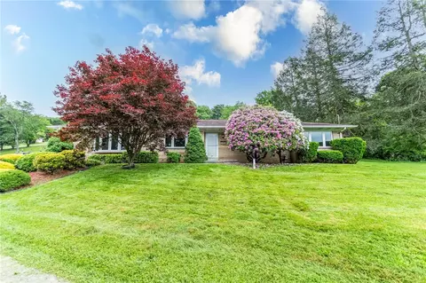 240 Connellsville St, Dunbar, PA 15431