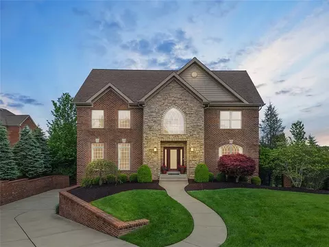 317 Buckingham Dr, Venetia, PA 15367
