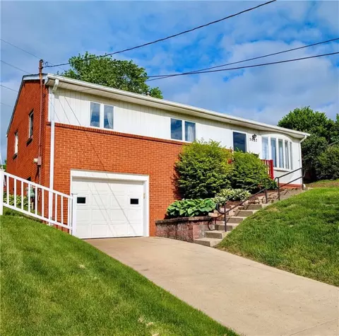 5037 Clifton Dr, Aliquippa, PA 15001