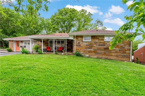 312 Bell Ave, Carnegie, PA 15106