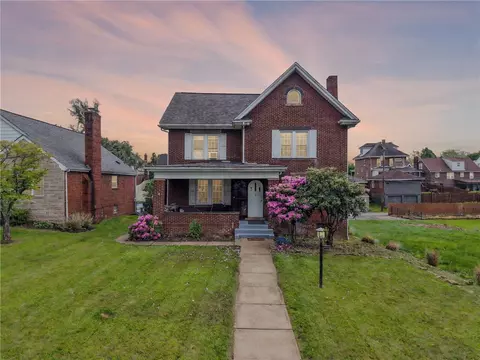 1204 Cambridge St, Natrona Heights, PA 15065