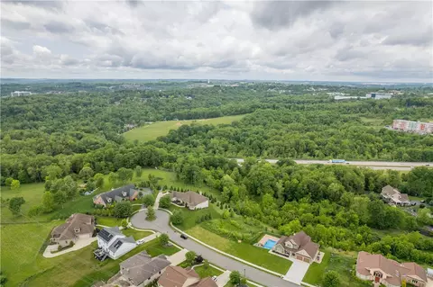 216 Tudor Ln, Pittsburgh, PA 15205