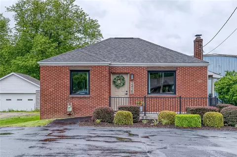 2425 W Pike St, Houston, PA 15342