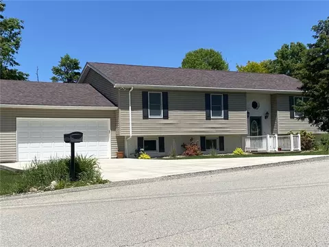 30 Wiggins Ln, Uniontown, PA 15401