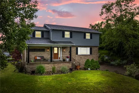 200 Sunrise Dr, Irwin, PA 15642