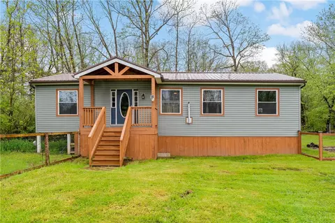 2629 River Dr, Jamestown, PA 16134