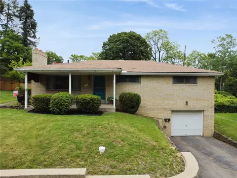 4 Wood Glen Ln, Pittsburgh, PA 15235
