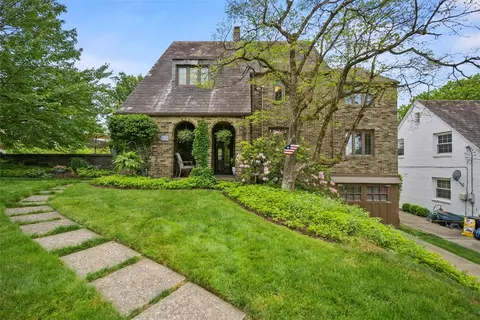 2452 Craftmont Ave, Pittsburgh, PA 15205