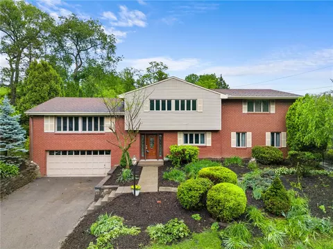 2525 Chapelwood Dr, Pittsburgh, PA 15241