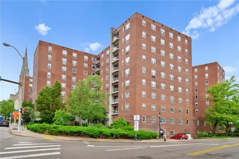 4625 Fifth Ave #805, Pittsburgh, PA 15213