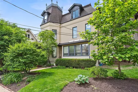 6015 Walnut St #201, Pittsburgh, PA 15206