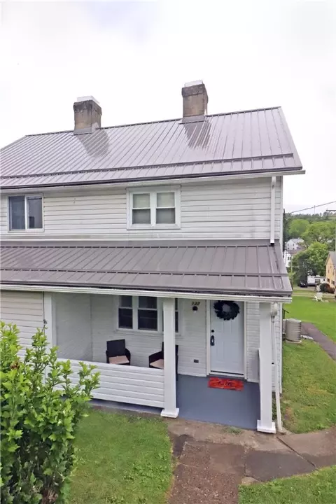 132 Grant St, Star Junction, PA 15482