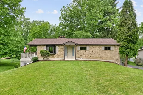 121 Edgar Ln, Venetia, PA 15367