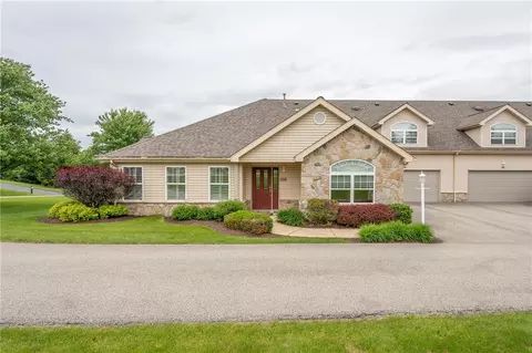 6055 Triple Crown Cir, Greensburg, PA 15601