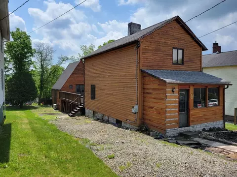 310 Whitesell St, Salina, PA 15680