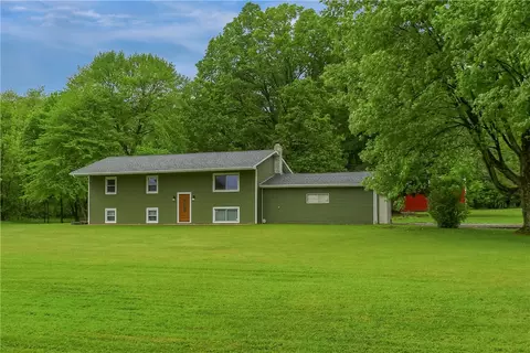 825 New Bedford Sharon Rd, West Middlesex, PA 16159